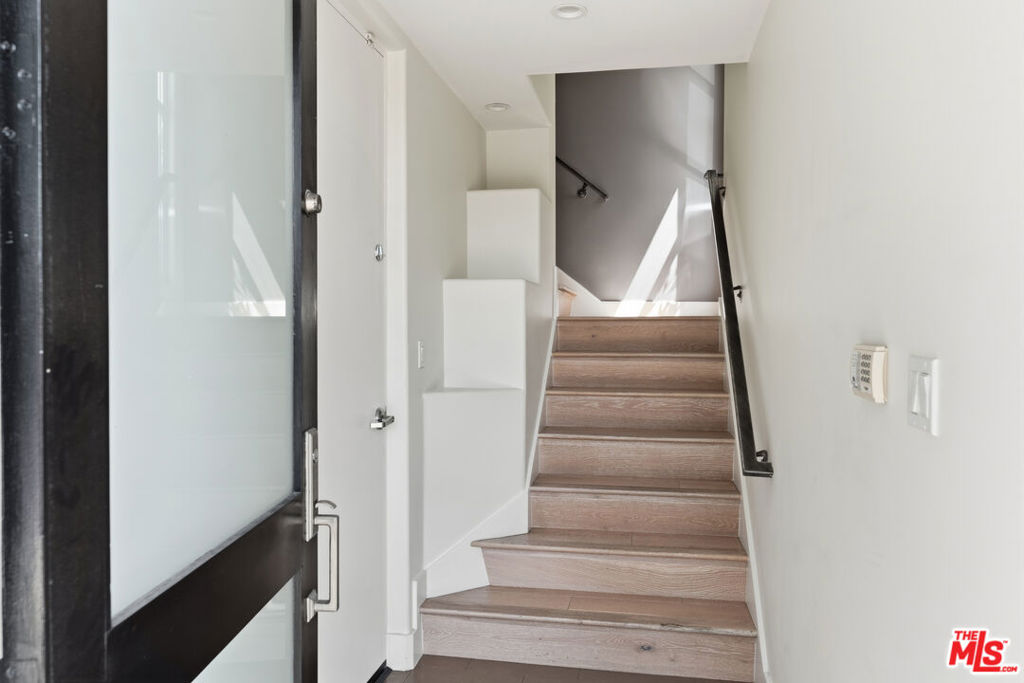 438 Arnaz Drive 106 Property Photo 4