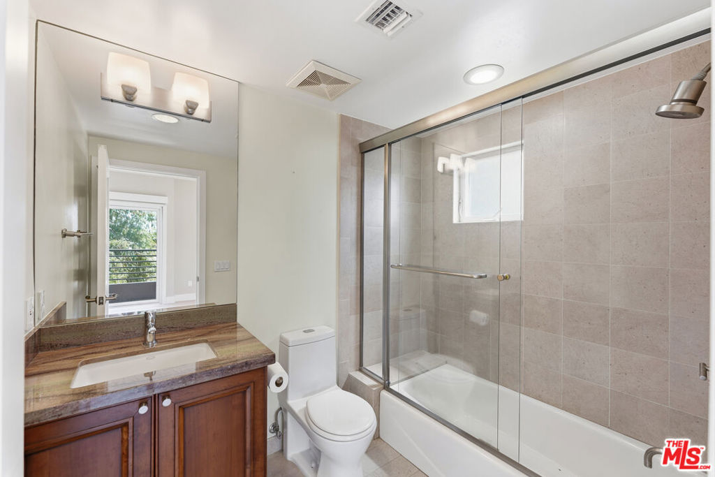 438 Arnaz Drive 106 Property Photo 12