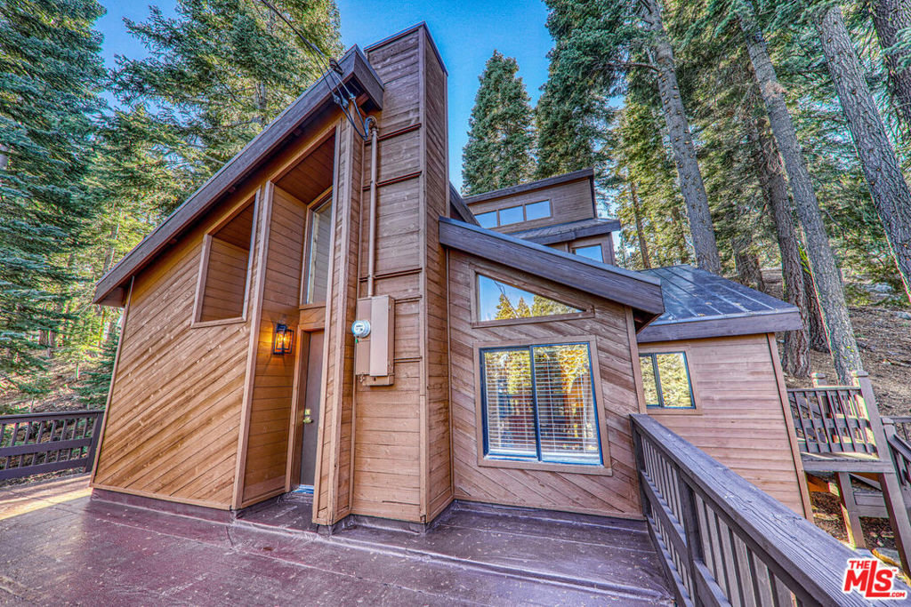 11504 Skislope Way Property Photo 5