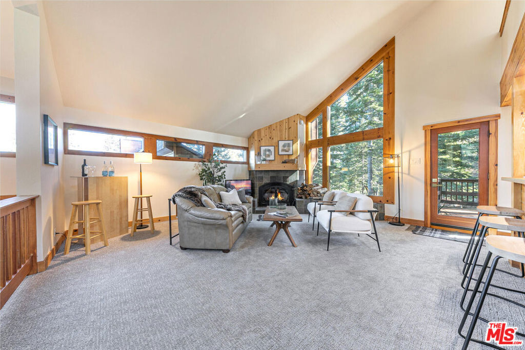 11504 Skislope Way Property Photo 7