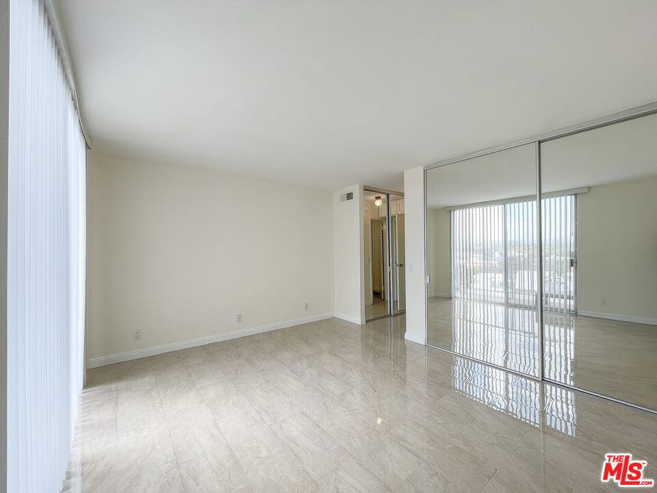 100 S Doheny Drive 920 Property Photo 6