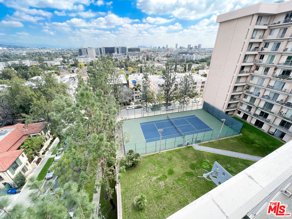 100 S Doheny Drive 920 Property Photo 13