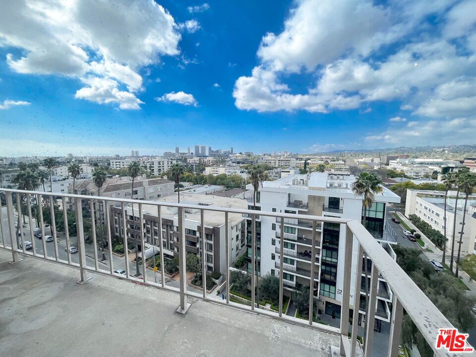 100 S Doheny Drive 920 Property Photo 14