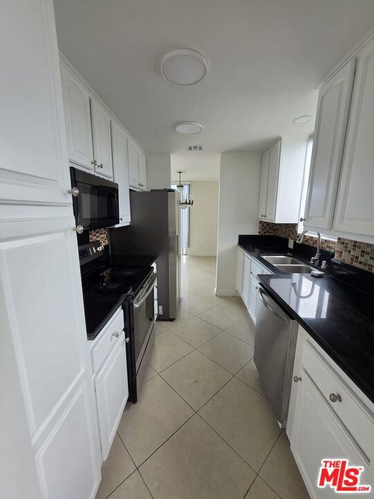 100 S Doheny Drive 920 Property Photo 15