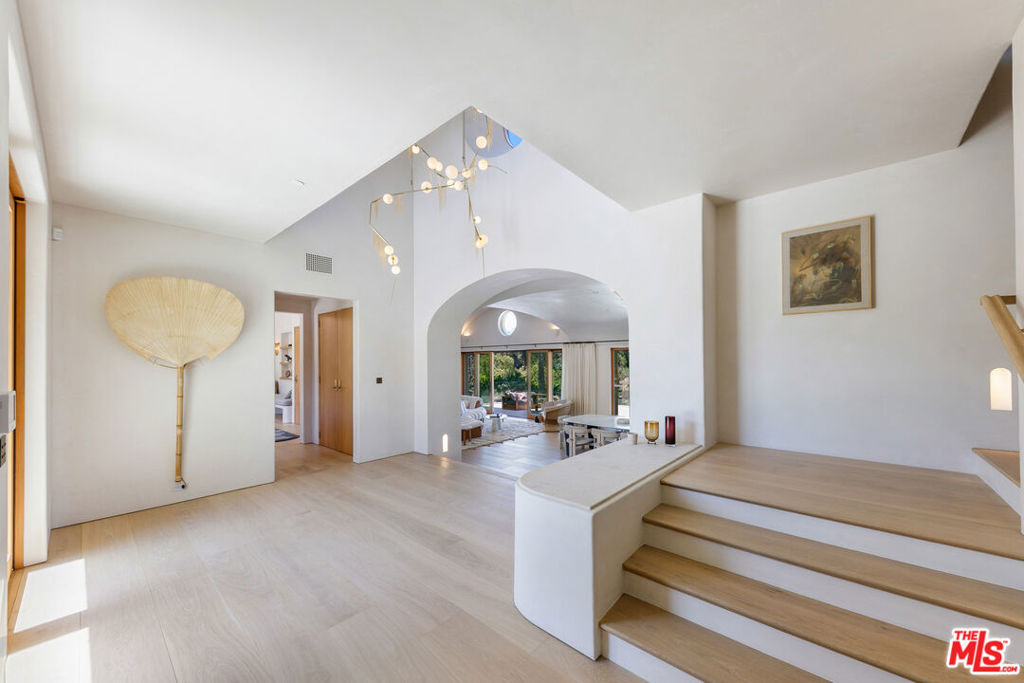 6902 Wildlife Road Property Photo 4