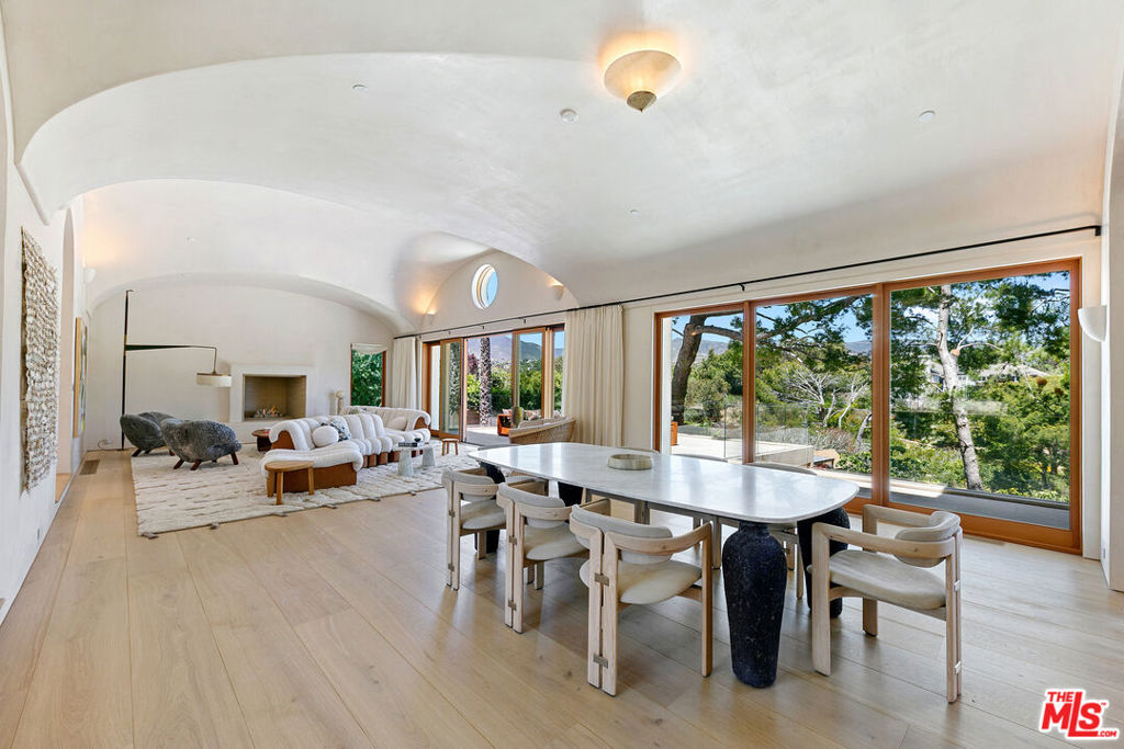 6902 Wildlife Road Property Photo 5