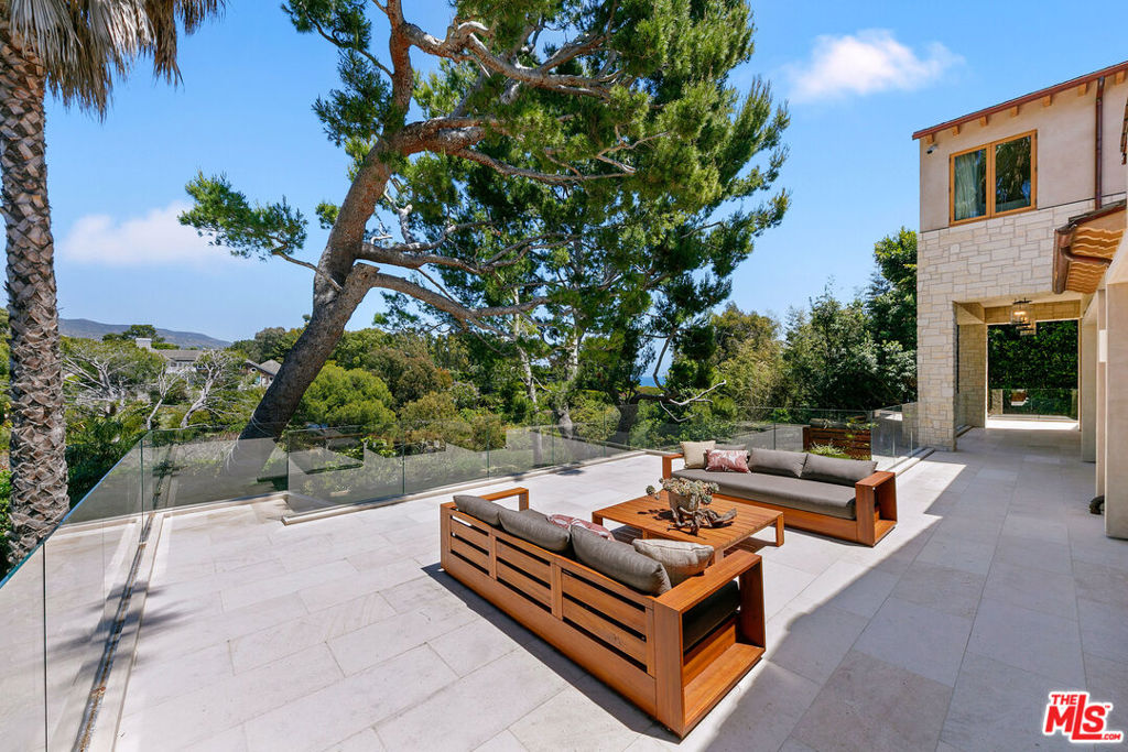 6902 Wildlife Road Property Photo 14