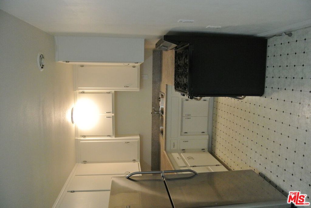 1444 Hazelwood Avenue Property Photo 8