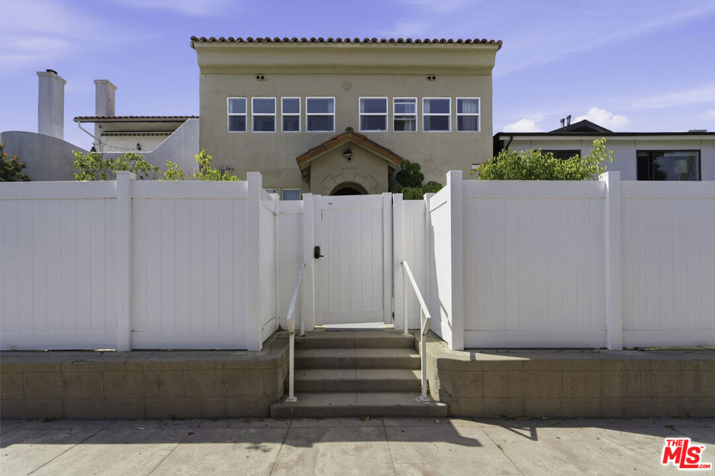 117 Paloma Avenue Property Photo 1