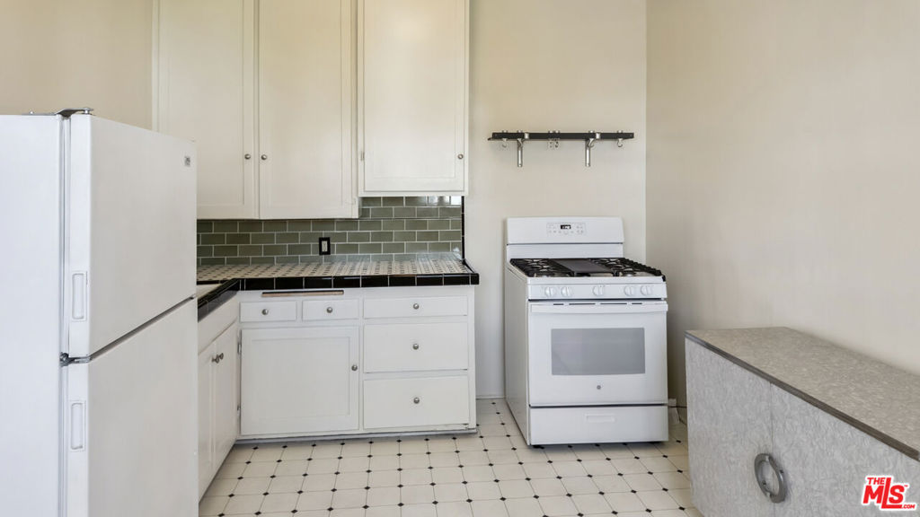 6022 W 8th Street Property Photo 18