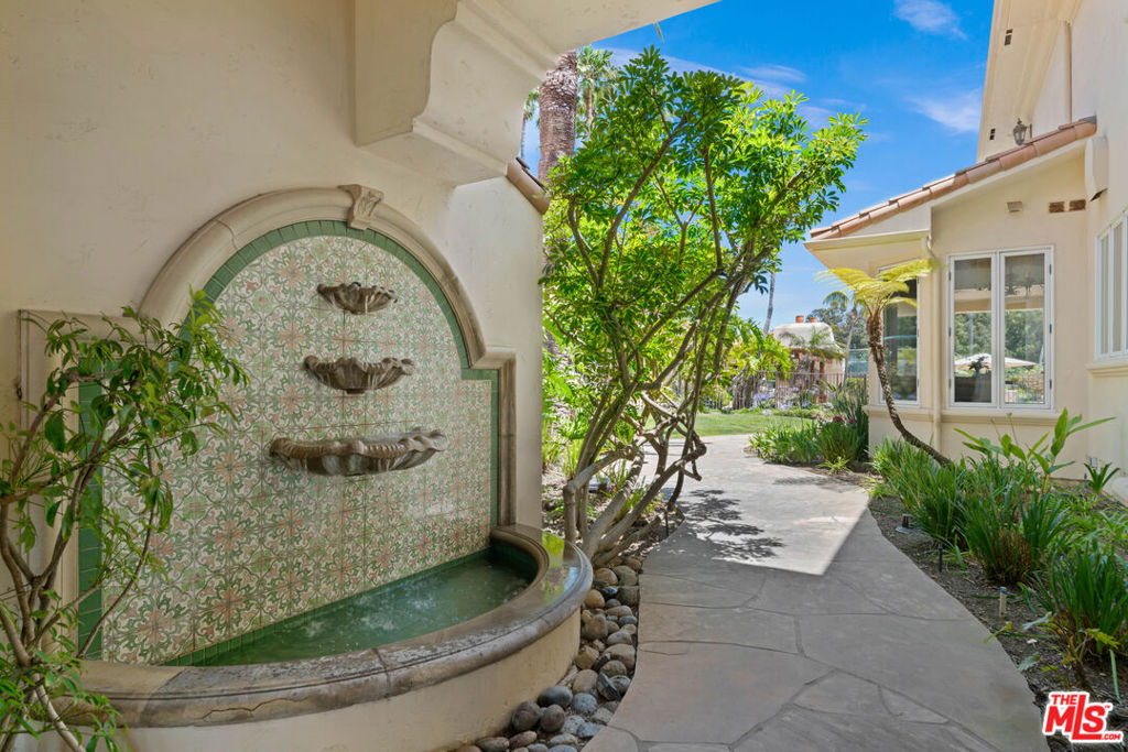 7160 Dume Drive Property Photo 38