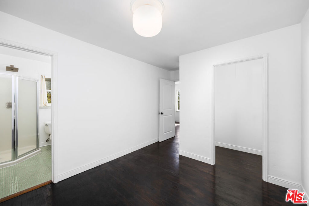 9016 1/2 Harratt Street Property Photo 9
