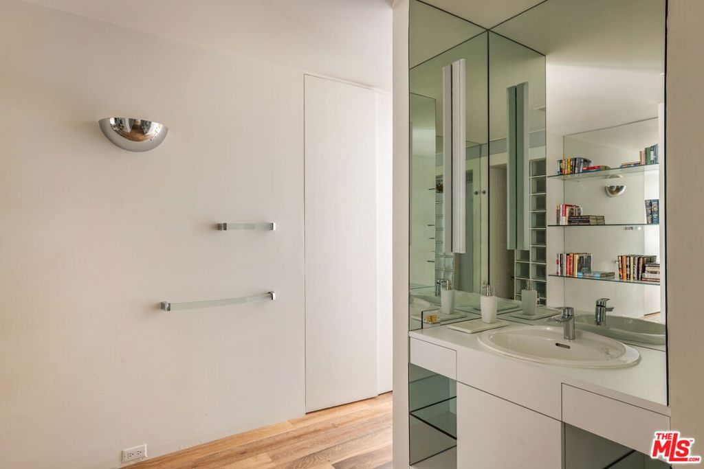 520 W Via Lola Property Photo 26