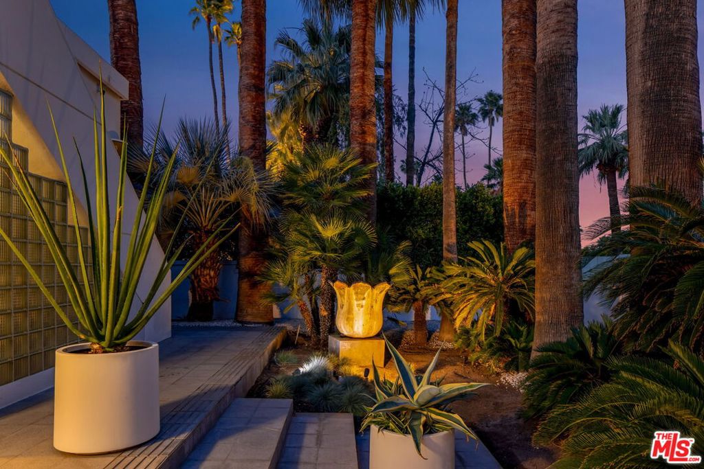 520 W Via Lola Property Photo 36