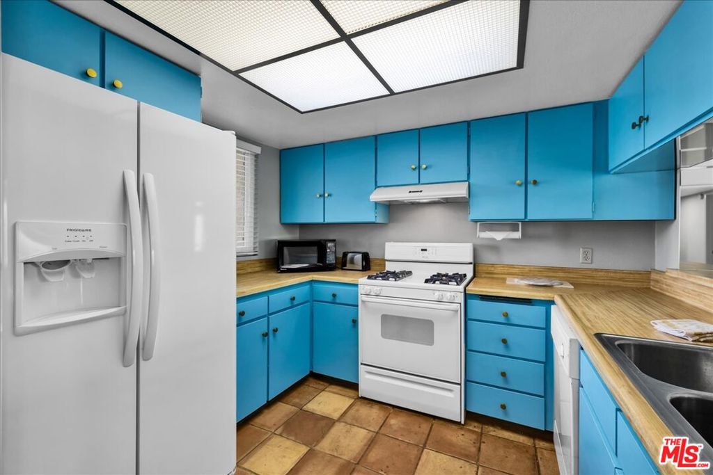 325 E Via Escuela 322 Property Photo 13