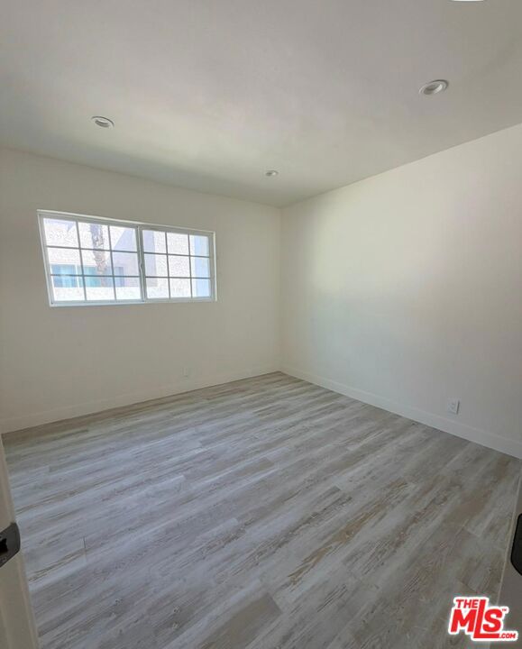 10218 Darby Avenue 3 Property Photo 8