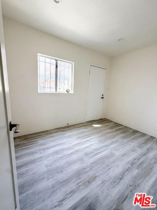 10218 Darby Avenue 3 Property Photo 10