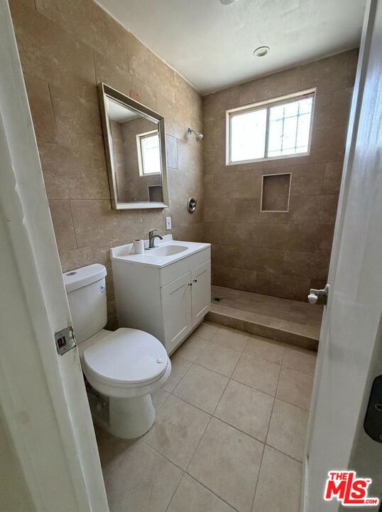 10218 Darby Avenue 3 Property Photo 13