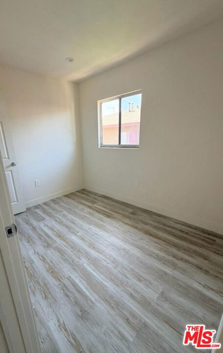 10218 Darby Avenue 4 Property Photo 4