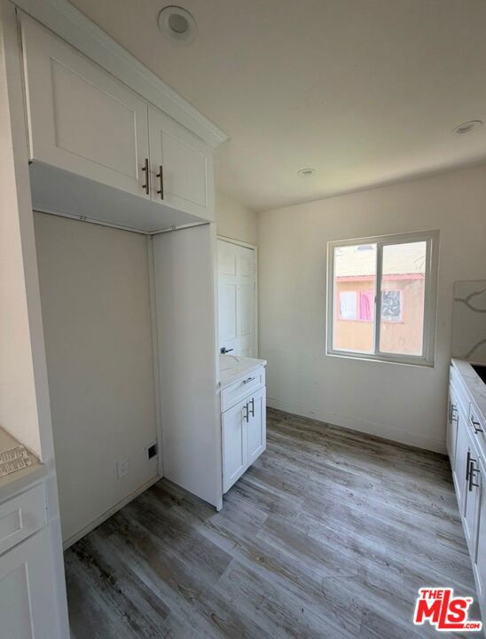10218 Darby Avenue 4 Property Photo 7