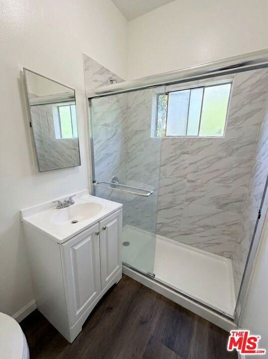 1833 S St Andrews Place 3 Property Photo 6