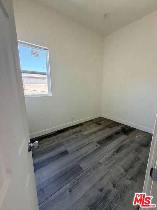 1833 S St Andrews Place 2 Property Photo 2