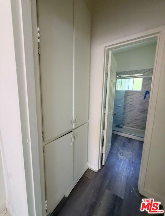 1833 S St Andrews Place 2 Property Photo 4