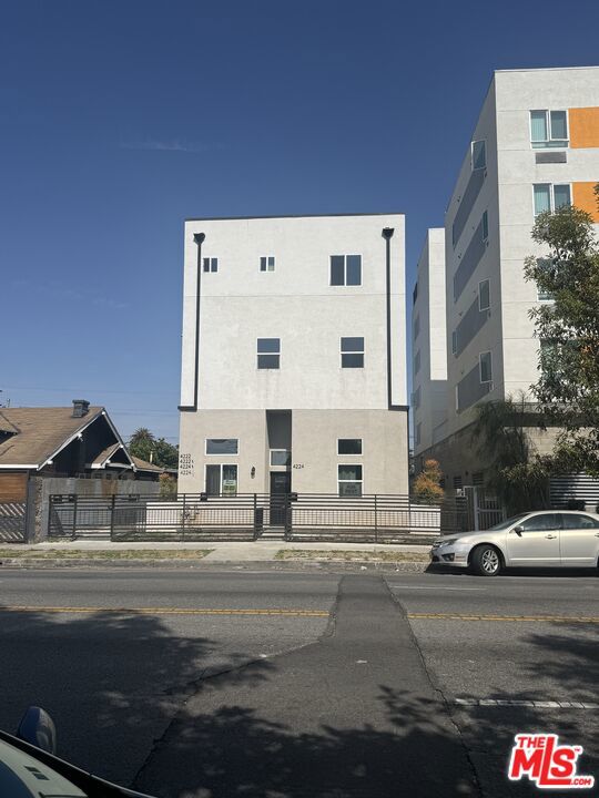 4224 S Western Avenue Property Photo