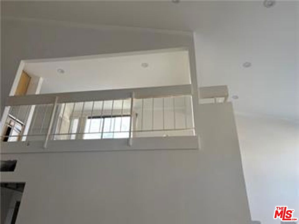 5310 Zelzah Avenue 303 Property Photo 3