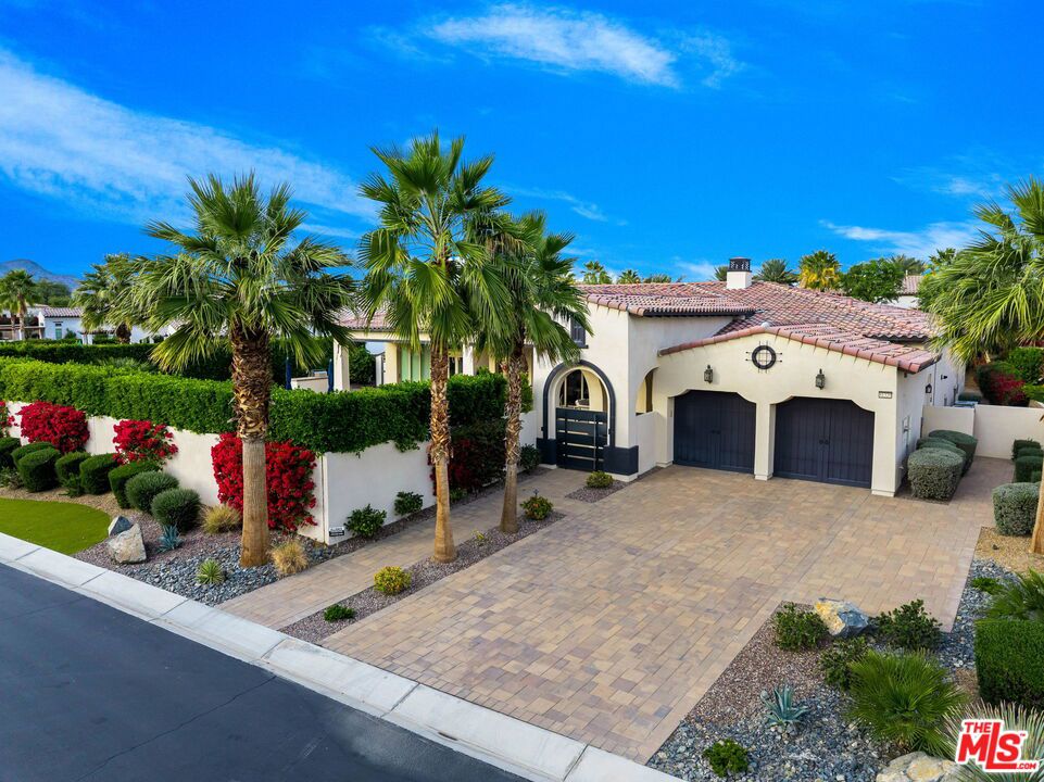 81320 Thunder Gulch Way Property Photo 9