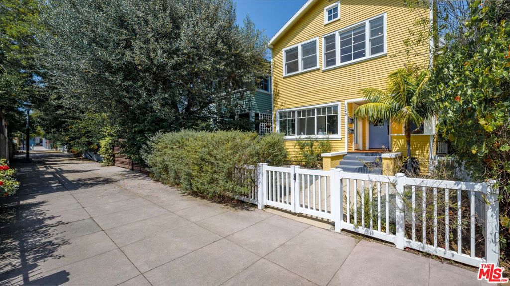 123 Wavecrest Avenue Property Photo 2
