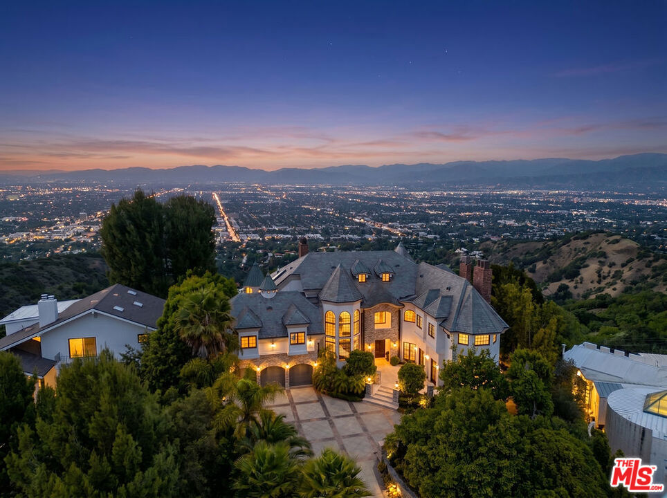 13320 Mulholland Drive Property Photo 1