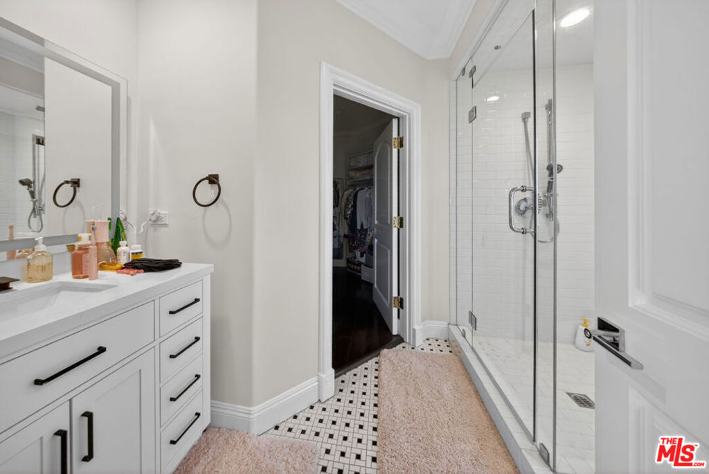 13320 Mulholland Drive Property Photo 67