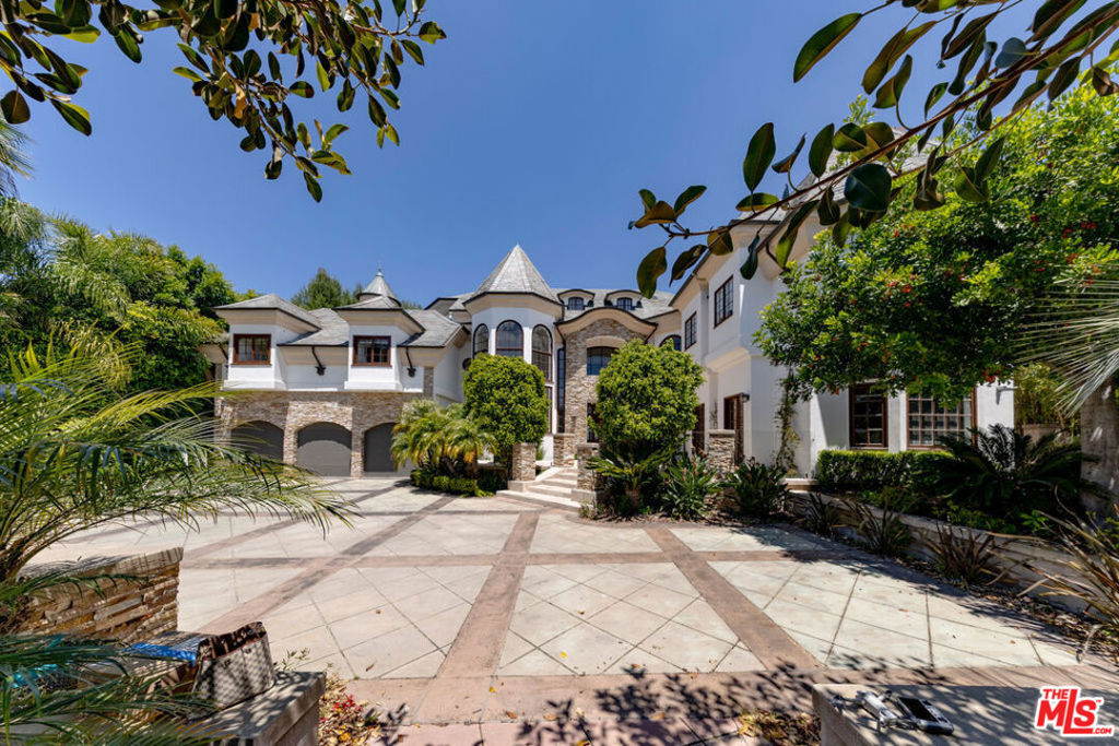 13320 Mulholland Drive Property Photo 68