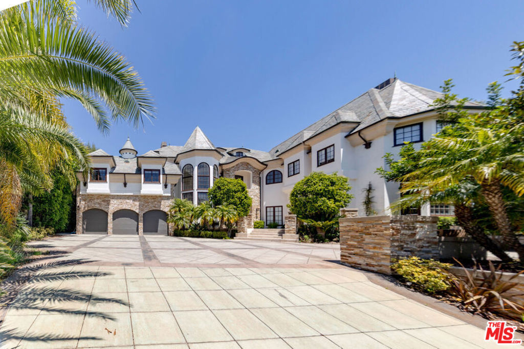 13320 Mulholland Drive Property Photo 69