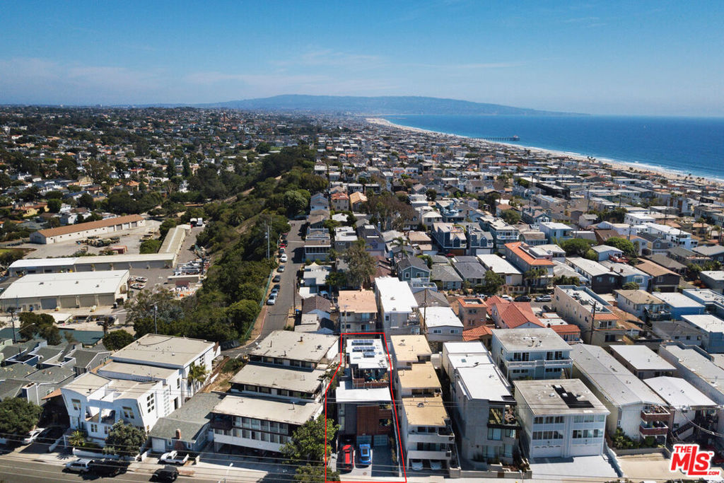 472 Rosecrans Avenue Property Photo 3
