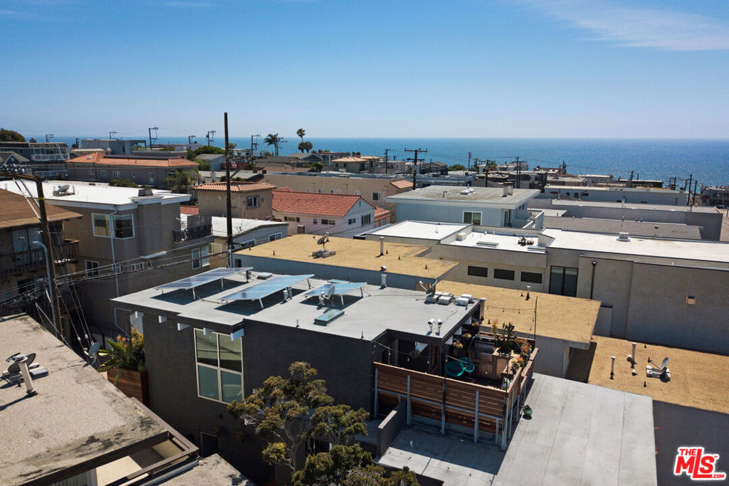 472 Rosecrans Avenue Property Photo 4