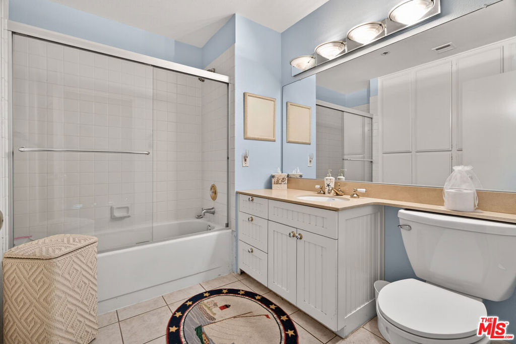 600 W 9th Street 1512 Property Photo 26