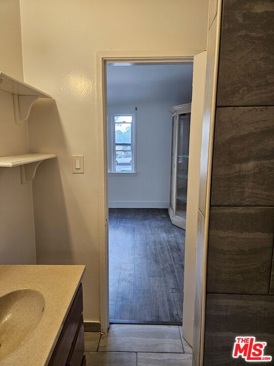 2226 Zoe Avenue B Property Photo 4