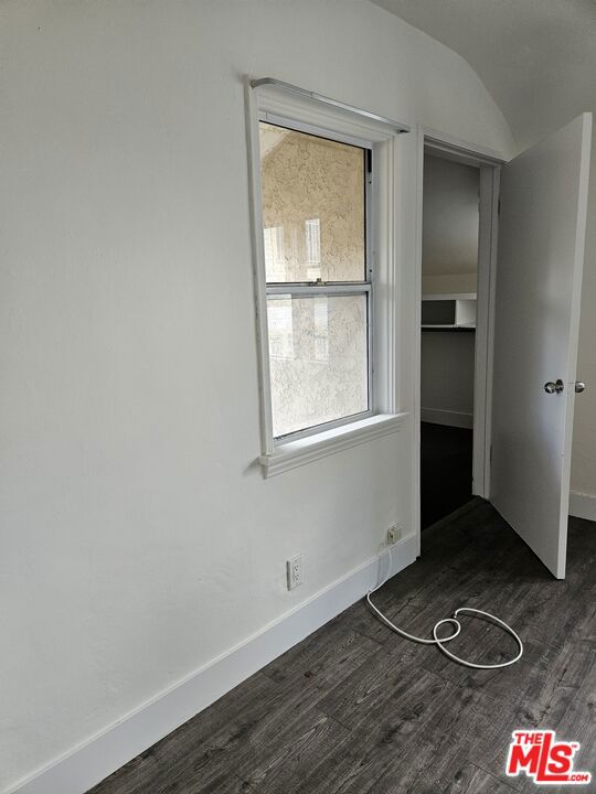 2226 Zoe Avenue B Property Photo 7