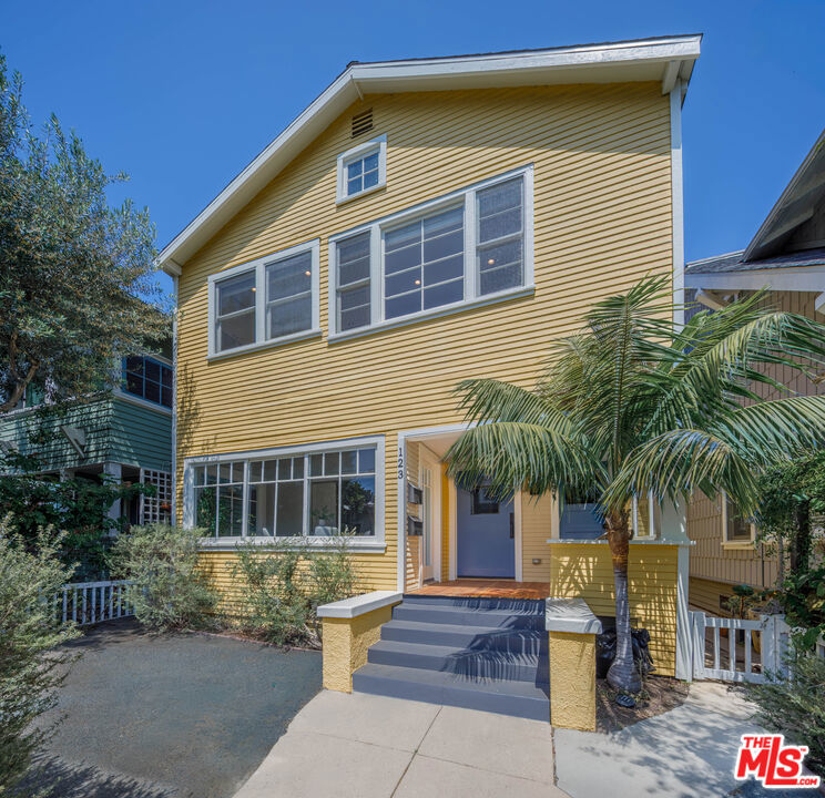 123 Wavecrest Avenue Property Photo 3