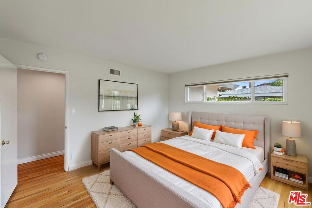 17537 Margate Street Property Photo 14