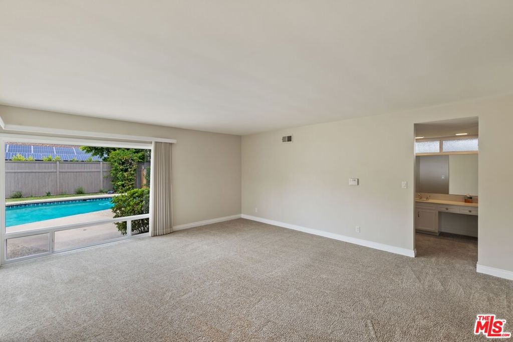 17537 Margate Street Property Photo 21