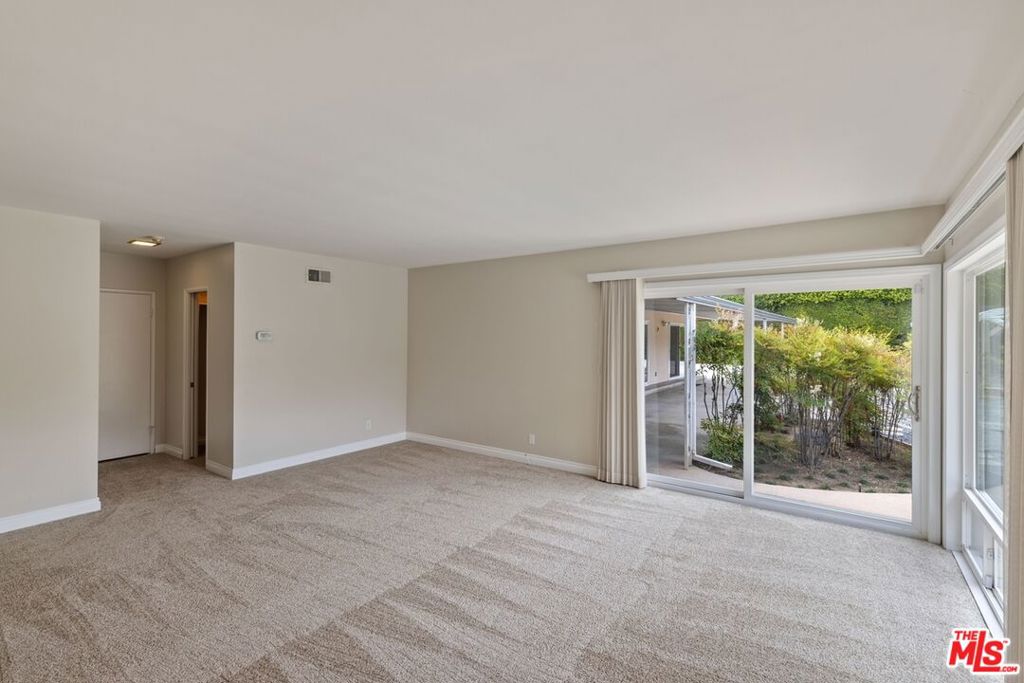 17537 Margate Street Property Photo 22