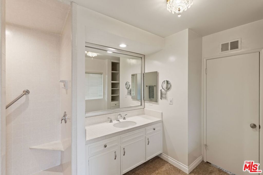 17537 Margate Street Property Photo 25