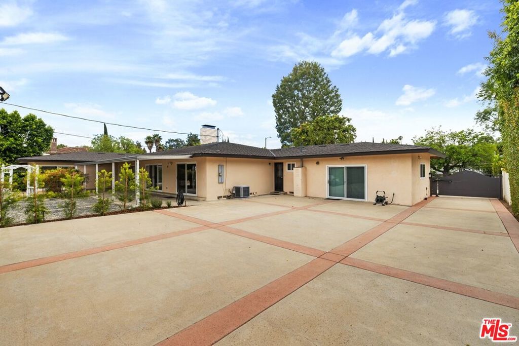 17537 Margate Street Property Photo 34