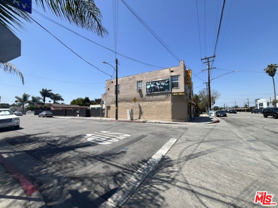 6525 Holmes Avenue Property Photo 4