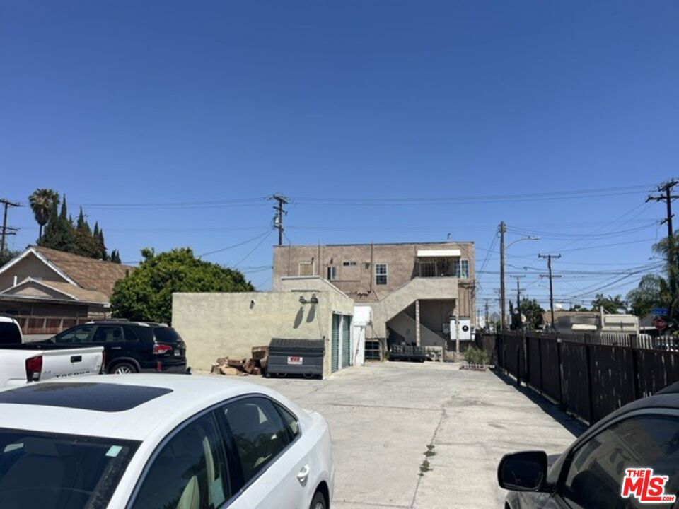 6525 Holmes Avenue Property Photo 10