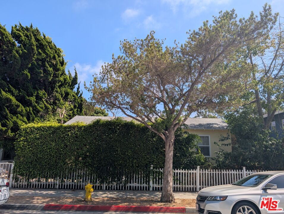 2832 Exposition Boulevard Property Photo 1