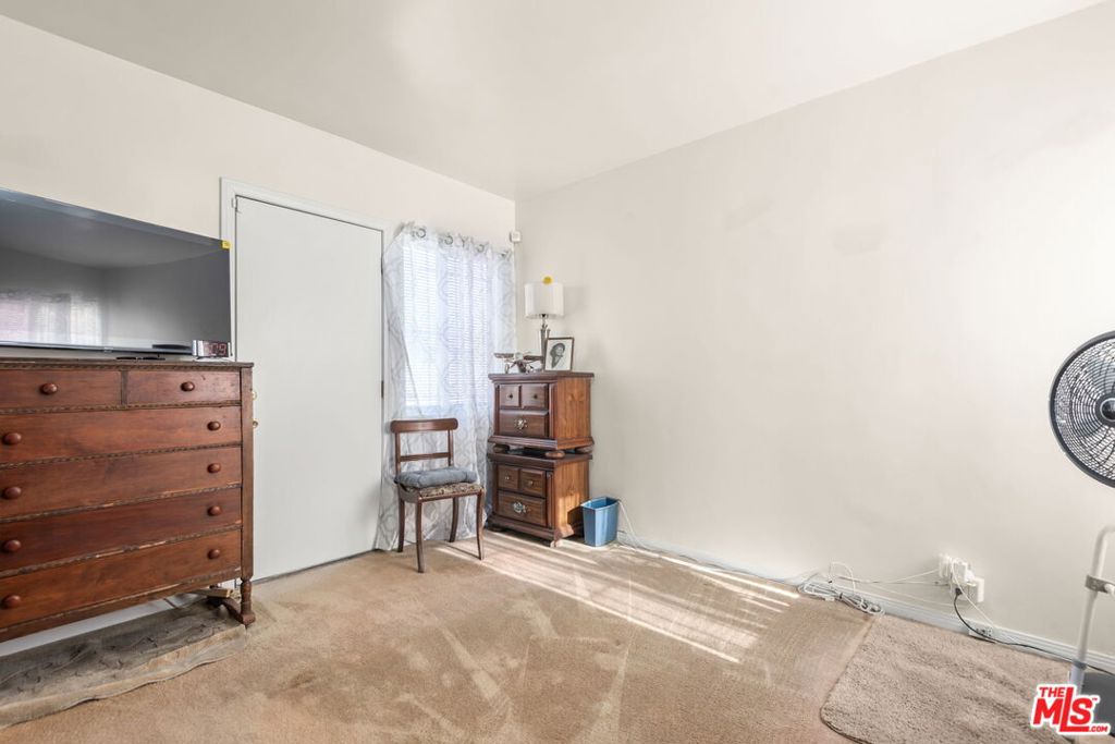 1110 E 107th Street Property Photo 34